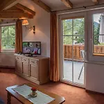 Charlotte Am Geigenbuehel -apartments Апарт-отель