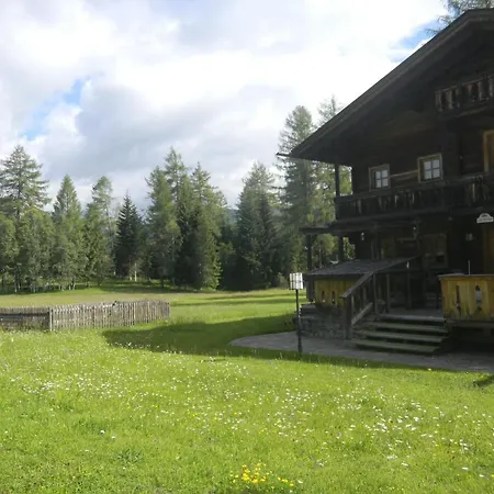 Lägenhetshotell Charlotte Am Geigenbuehel -apartments Seefeld in Tirol