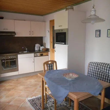Charlotte Am Geigenbuehel -apartments 3*