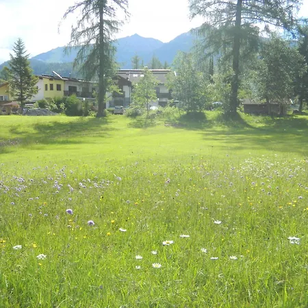 Charlotte Am Geigenbuehel -apartments 3*