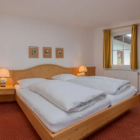 Apart-hotel Charlotte Am Geigenbuehel -apartments