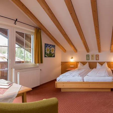 Charlotte Am Geigenbuehel -apartments Apart-hotel