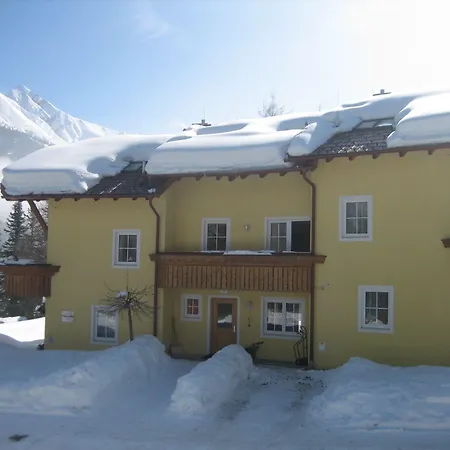 Charlotte Am Geigenbuehel -apartments 3*