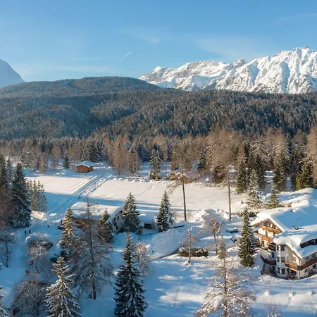 Charlotte Am Geigenbuehel -apartments Апарт-отель 3*