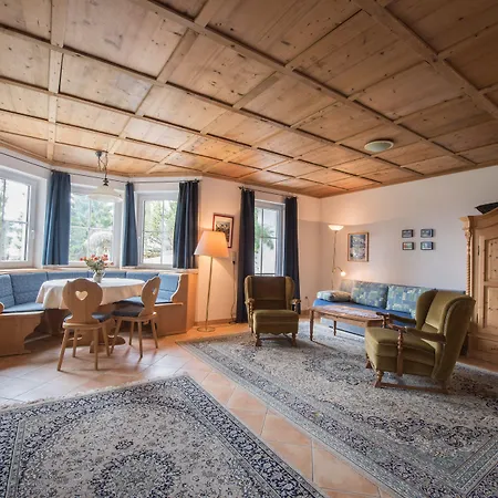 Charlotte Am Geigenbuehel -apartments Апарт-отель Зеефельд в Тироле