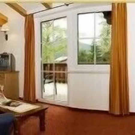 Lägenhetshotell Charlotte Am Geigenbuehel -apartments 3*