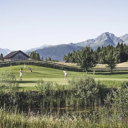 Charlotte Am Geigenbuehel -apartments 3*