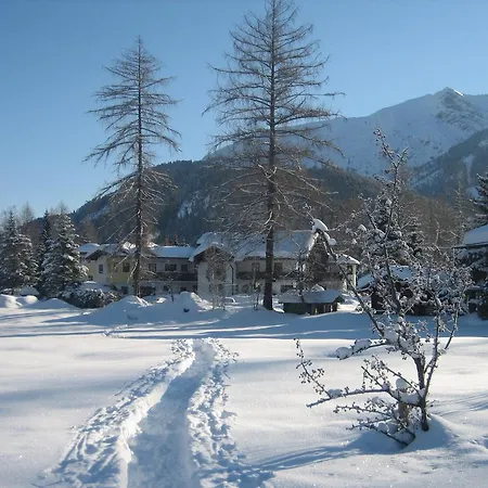 Charlotte Am Geigenbuehel -apartments