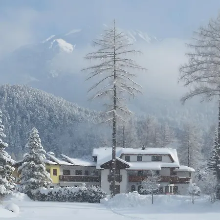 Ξενοδοχείο με διαμερίσματα Charlotte Am Geigenbuehel -apartments