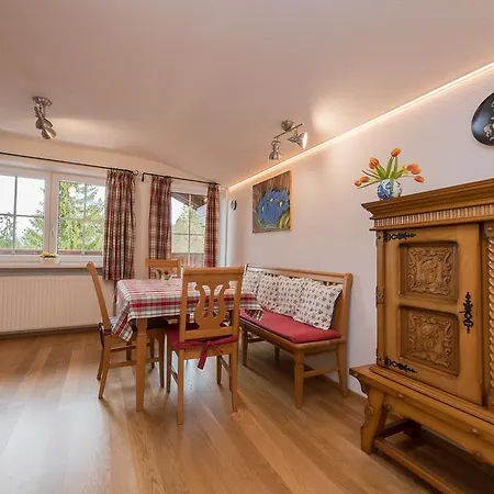 Charlotte Am Geigenbuehel -apartments Апарт-отель