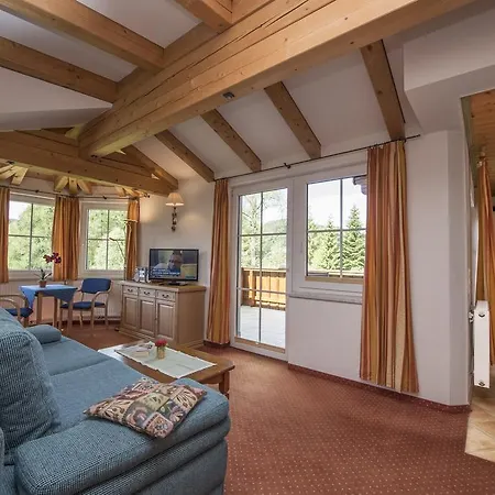 Charlotte Am Geigenbuehel -apartments Апарт-отель