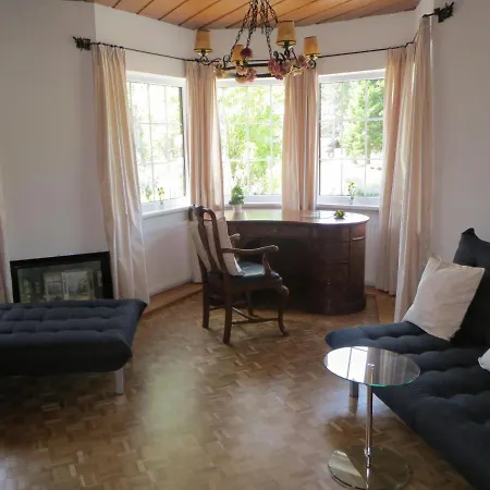 Charlotte Am Geigenbuehel -apartments 3*